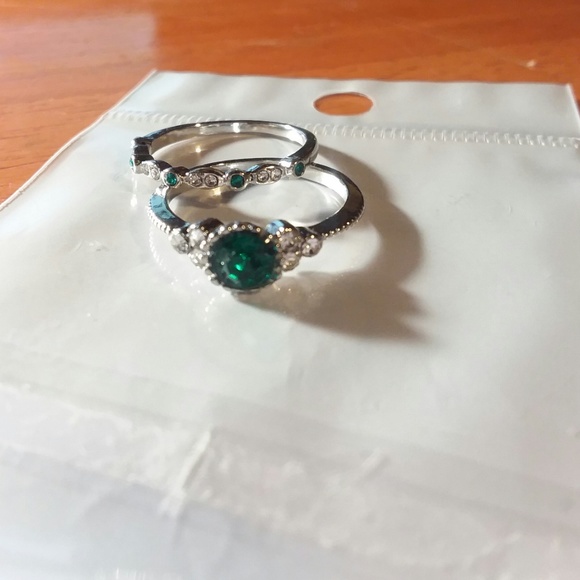 Green Stone Silver Rings - Picture 4 of 4